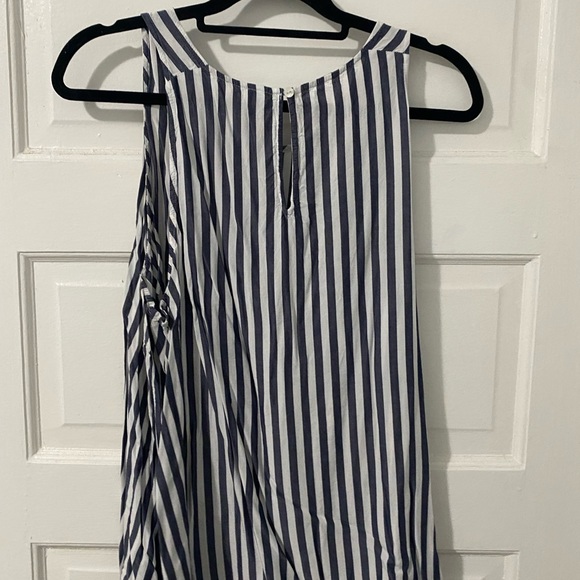 Striped blue and white tank top with keyhole detail - Picture 2 of 3